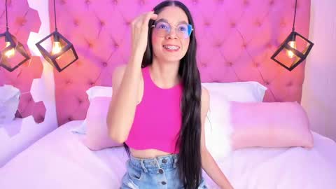 Renata Oviedo online show from 21, 4, 2026