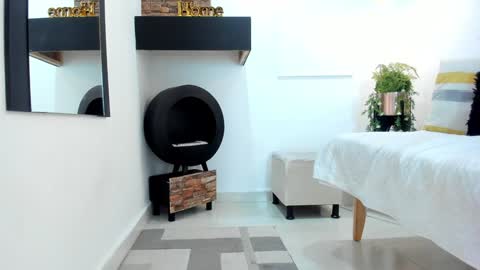 Snapshot of renataruiz_rr chatting on 23, 12, 2024 online show from 23, 12, 2024