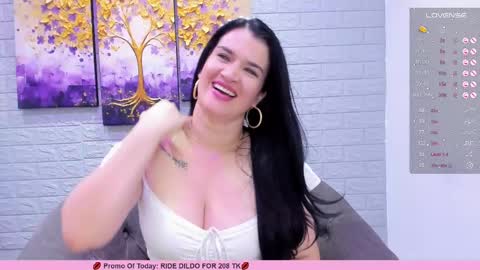 Snapshot of renataruiz_rr chatting on 6, 3, 2025 online show from 6, 3, 2025