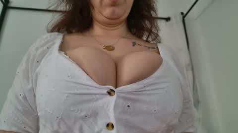 Snapshot of renattabigboobs chatting on 27, 2, 2025 Renatta online show from 27, 2, 2025