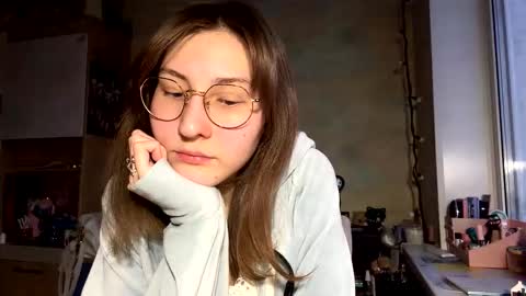 Mia online show from 4, 2, 2026