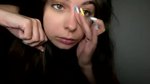 renee_loah online show from 19, 9, 2025