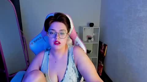 renee_turner online show from 10, 1, 2025
