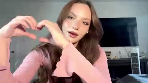 Snapshot of renitaroesing chatting on 5, 8, 2026 Katy online show from 5, 8, 2026