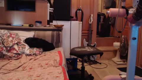 Snapshot of retro834 chatting on 28, 9, 2025 Rhett online show from 28, 9, 2025