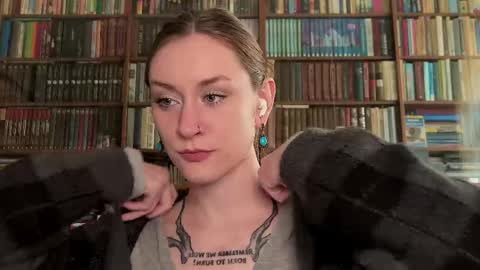 Rie online show from 15, 4, 2026