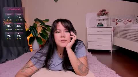 Snapshot of reyniri chatting on 16, 10, 2025 Rein online show from 16, 10, 2025