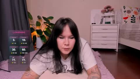 Snapshot of reyniri chatting on 27, 11, 2025 Rein online show from 27, 11, 2025