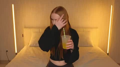 Snapshot of rezurs chatting on 28, 5, 2026 nice to meet you 3 I am Milena online show from 28, 5, 2026