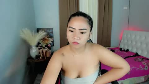 Snapshot of rhea_xoxo chatting on 25, 4, 2026 rhea online show from 25, 4, 2026