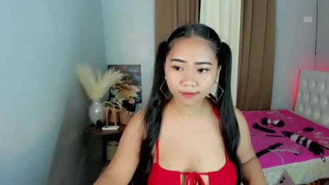 Snapshot of rhea_xoxo chatting on 10, 5, 2026 rhea online show from 10, 5, 2026