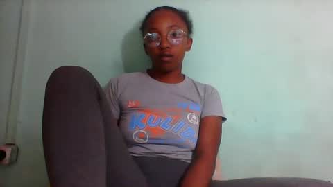 Snapshot of rhesa404090 chatting on 7, 3, 2026 rhesa404090 online show from 7, 3, 2026