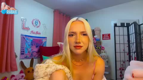 Snapshot of riababe chatting on 6, 6, 2026 ria online show from 6, 6, 2026