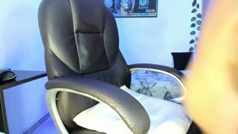 Snapshot of riancum chatting on 19, 2, 2025 juan online show from 19, 2, 2025