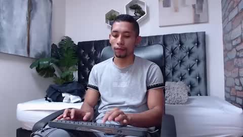 richar_voller online show from 5, 1, 2025