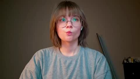 Luna online show from 4, 5, 2026