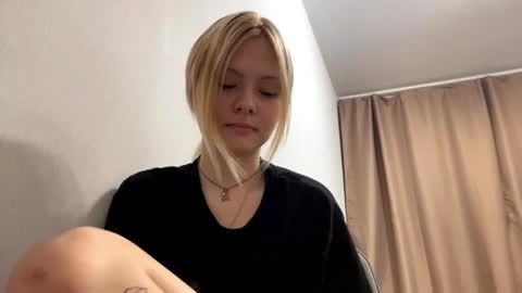 Snapshot of richellearmentrout chatting on 27, 7, 2026 jenny online show from 27, 7, 2026