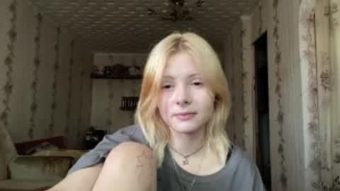 Snapshot of richellearmentrout chatting on 1, 8, 2026 jenny online show from 1, 8, 2026