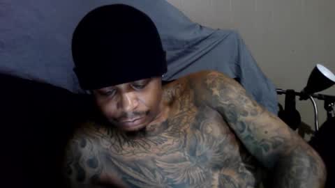 Snapshot of rickavelli chatting on 16, 11, 2025 Rick online show from 16, 11, 2025