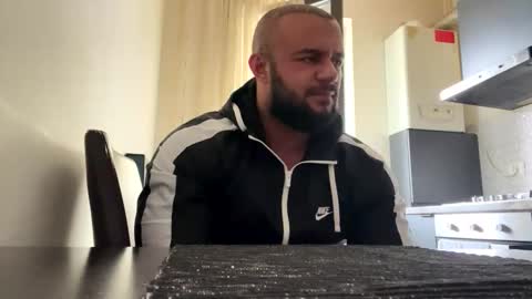 Snapshot of rickymiami1 chatting on 27, 10, 2025 rickymiami1 online show from 27, 10, 2025