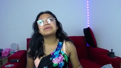 Snapshot of ricura_mily chatting on 8, 1, 2025 milena online show from 8, 1, 2025