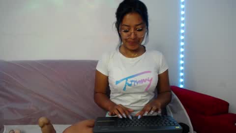 Snapshot of ricura_mily chatting on 21, 1, 2025 milena online show from 21, 1, 2025