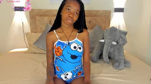 Snapshot of rihana_hot01 chatting on 31, 10, 2025 ri ri online show from 31, 10, 2025