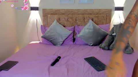 Snapshot of rihana_hot01 chatting on 19, 11, 2025 ri ri online show from 19, 11, 2025