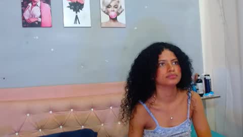 Snapshot of rihanna_fentyy chatting on 4, 3, 2025 rihanna_fentyy online show from 4, 3, 2025