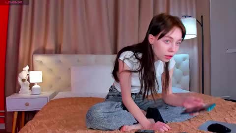 rihanna_walker online show from 10, 9, 2025