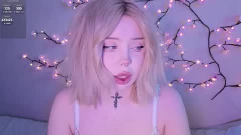 Snapshot of riley_vice chatting on 10, 5, 2026 Sofia online show from 10, 5, 2026