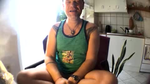 Snapshot of riod_rainforest_1983 chatting on 23, 10, 2025 Rotrigo online show from 23, 10, 2025