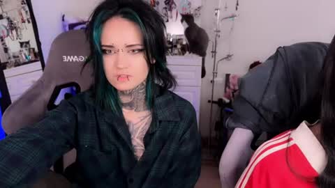   DianaBrite            fansl y online show from 4, 7, 2026