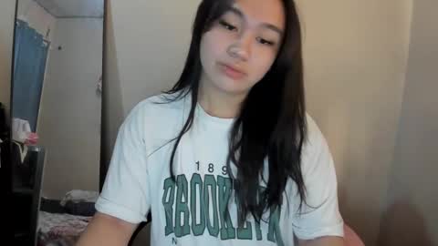 Snapshot of riri_bowa chatting on 5, 4, 2026 RIRI online show from 5, 4, 2026