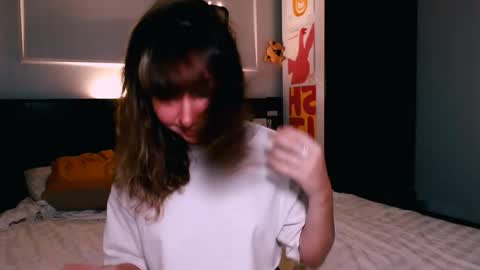 Snapshot of riri_rich chatting on 5, 11, 2025 Rita online show from 5, 11, 2025