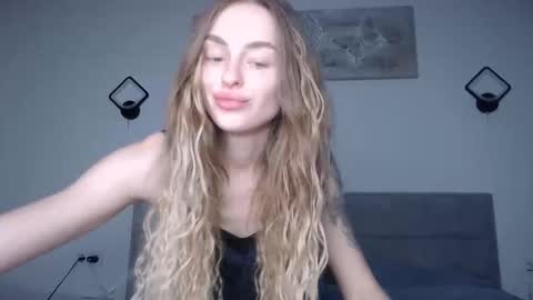 Snapshot of rita_orra chatting on 2, 12, 2025 Rita online show from 2, 12, 2025