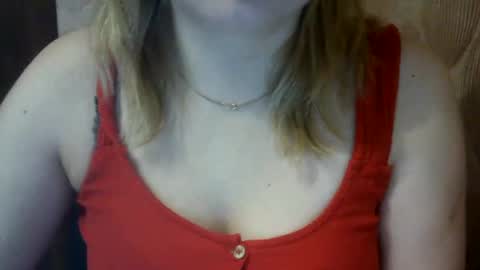 Snapshot of riveramaureen chatting on 8, 12, 2024 RiveraMaureen online show from 8, 12, 2024