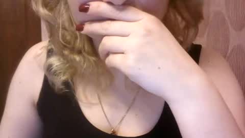 Snapshot of riveramaureen chatting on 4, 1, 2025 RiveraMaureen online show from 4, 1, 2025