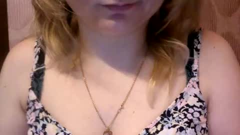 Snapshot of riveramaureen chatting on 22, 1, 2025 RiveraMaureen online show from 22, 1, 2025