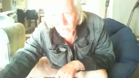 Snapshot of riverratggg chatting on 6, 1, 2025 riveratggg online show from 6, 1, 2025