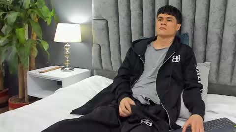 Roan Birkin online show from 27, 2, 2025