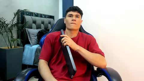 Roan Birkin online show from 10, 11, 2025