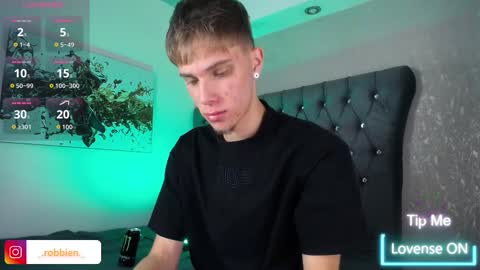 Snapshot of robbinblaze chatting on 22, 3, 2026 Robbin online show from 22, 3, 2026