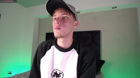 Snapshot of robbinblaze chatting on 8, 4, 2026 Robbin online show from 8, 4, 2026