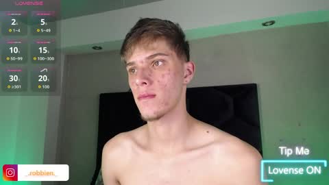 Snapshot of robbinblaze chatting on 10, 4, 2026 Robbin online show from 10, 4, 2026