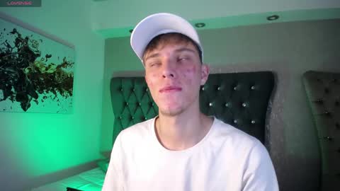 Snapshot of robbinblaze chatting on 11, 4, 2026 Robbin online show from 11, 4, 2026