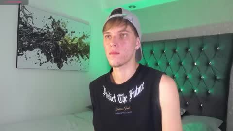 Snapshot of robbinblaze chatting on 16, 4, 2026 Robbin online show from 16, 4, 2026