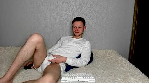 Snapshot of robert10211 chatting on 3, 4, 2026 robert10211 online show from 3, 4, 2026