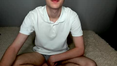 Snapshot of robert10211 chatting on 28, 5, 2026 robert10211 online show from 28, 5, 2026