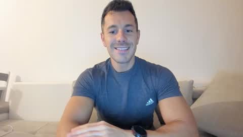 Snapshot of roberto4ever chatting on 6, 2, 2026 roberto4ever online show from 6, 2, 2026